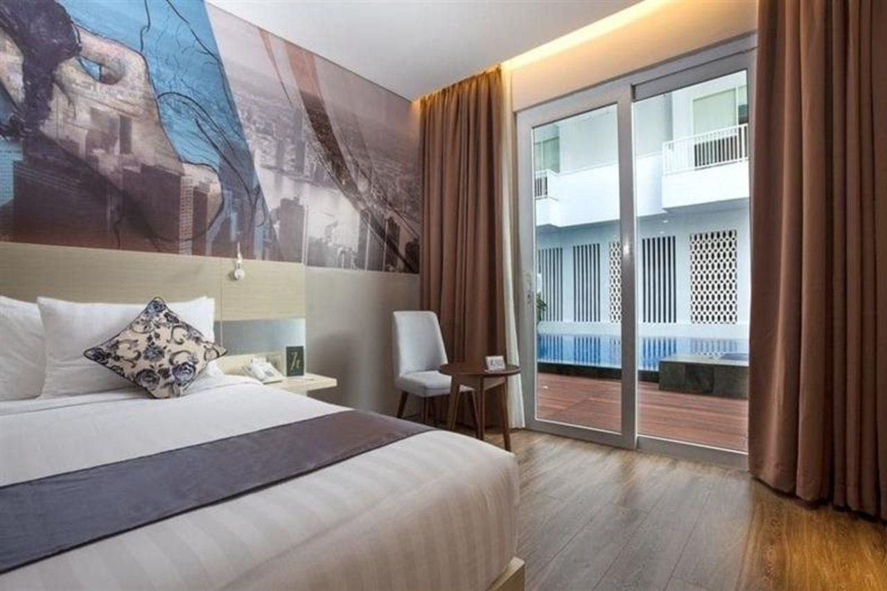 Horison Hotel Ultima Timika Exterior photo